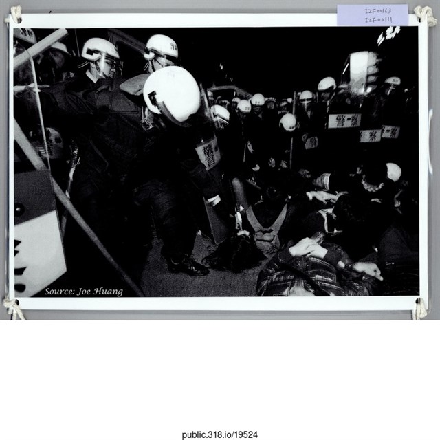 警民黑白照片  (共1張)