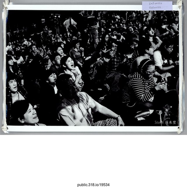 民眾黑白照片  (共1張)