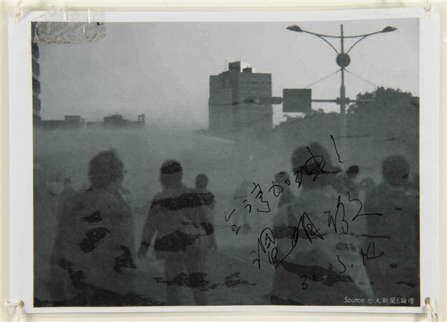 警民黑白照片  (共1張)