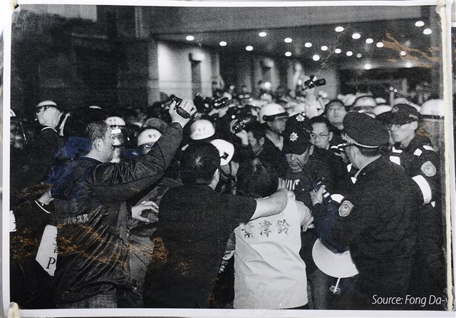 民眾黑白照片  (共1張)