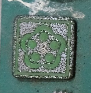 綠色梅花紋方形徽章 (共7張)