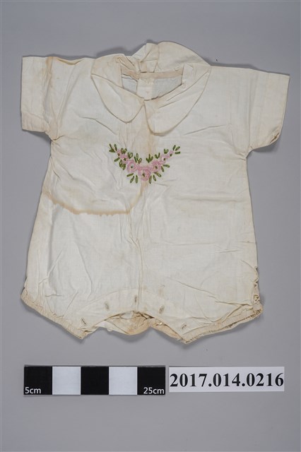 幼兒白色翻領短袖連身開襠褲 (共2張)