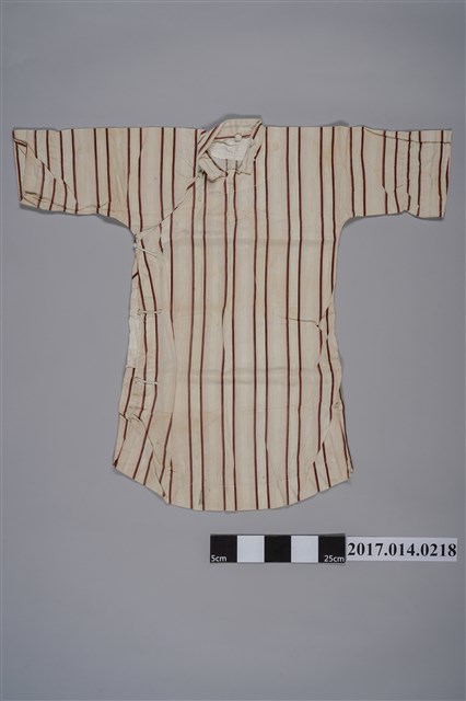 女童白地紅褐條紋漢式長袖長衫 (共2張)