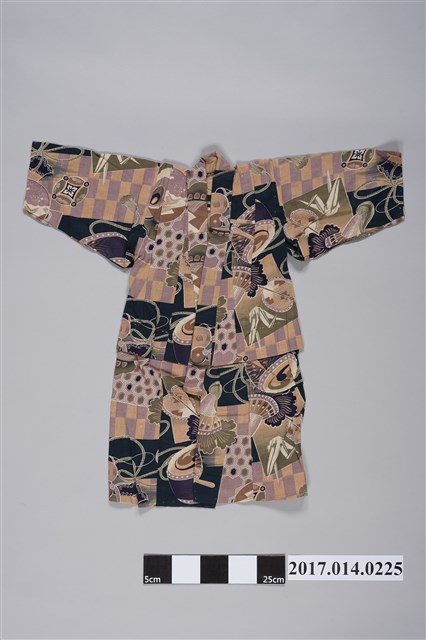 女童黑色地花印紋浴衣 (共2張)