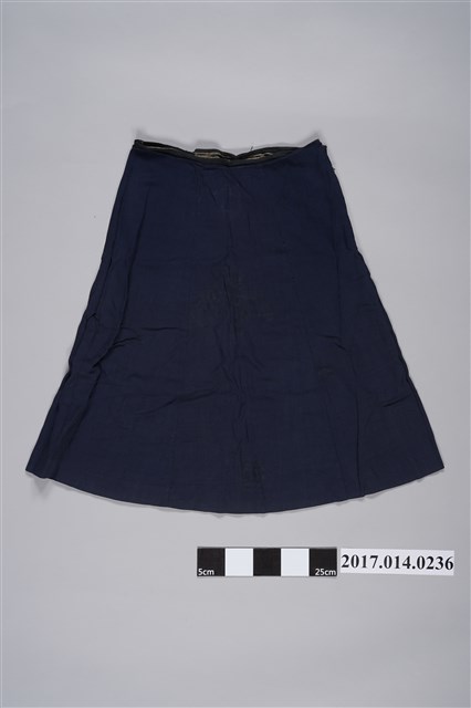 女童藏青色A字裙 (共2張)