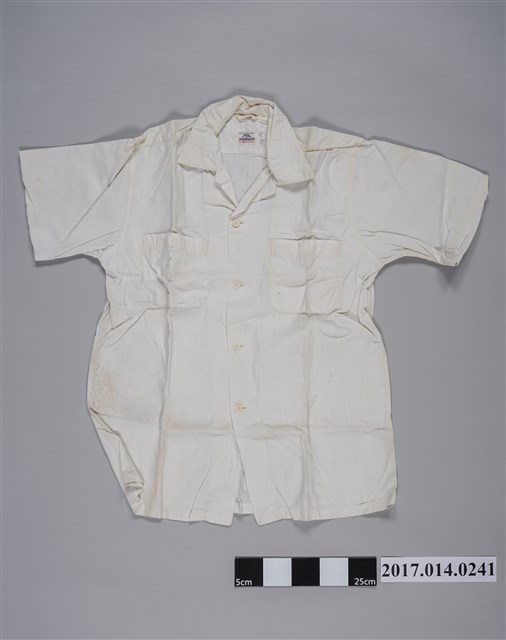 雪山船牌男子短袖雙口袋白襯衫 (共2張)