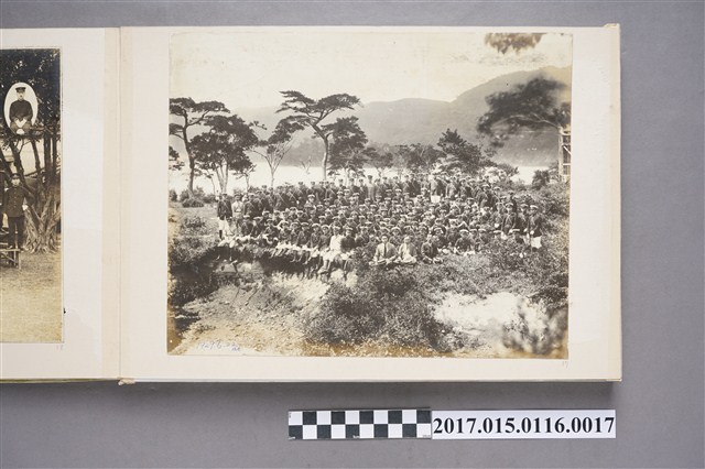 潭前合影 (共1張)