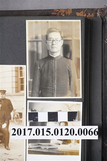 壯年男子個人生活照 (共2張)