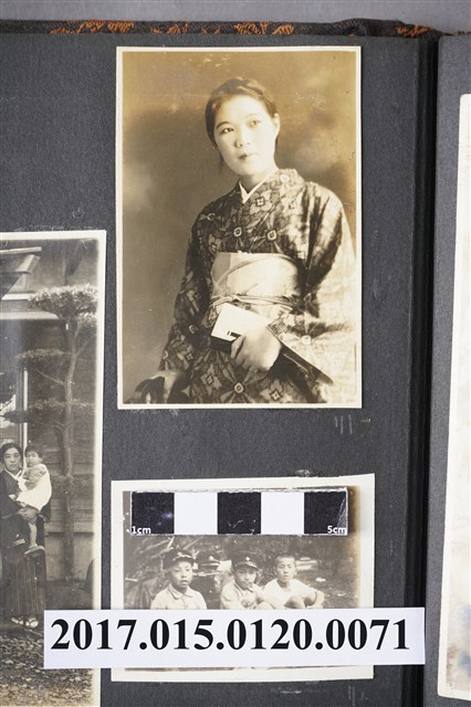 和服女子照 (共2張)