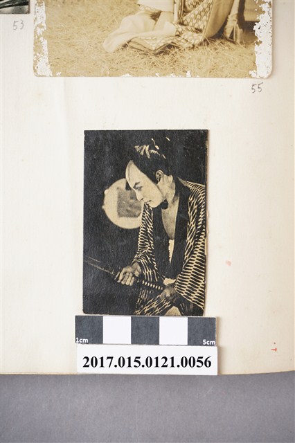 日本武士正拿著武士刀電影之照片 (共3張)