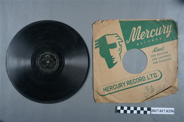 勝利機公司發行臺灣民謠專輯《心酸酸》塑膠唱片與封套 (共2張)