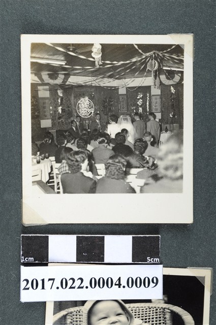 謝招治與鄭漢婚宴拜堂照 (共2張)