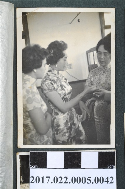 黃靜子結婚過程照 (共2張)