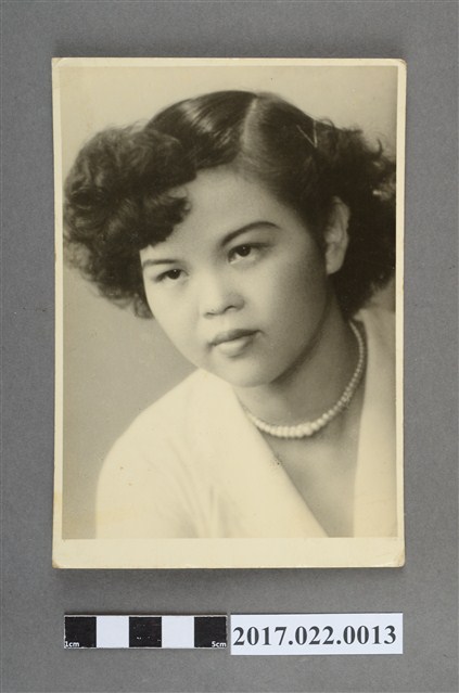 謝招治沙龍照 (共2張)