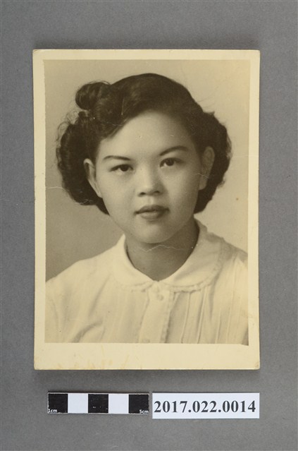 謝招治沙龍照 (共2張)