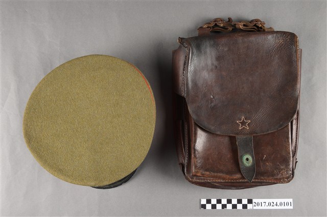 軍帽及公文包 (共2張)