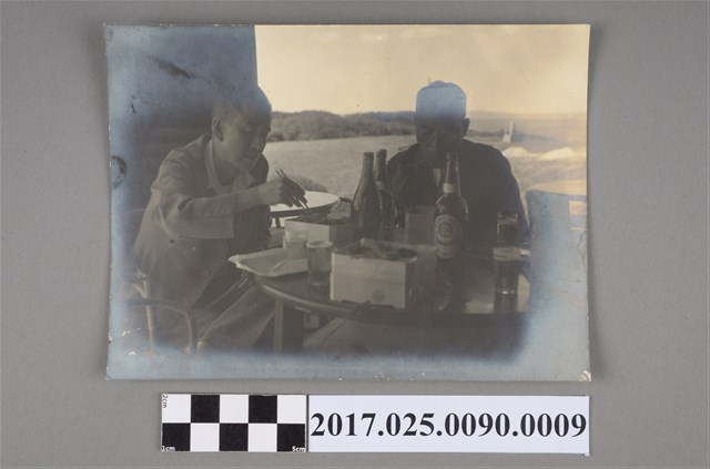 日治時期涼亭喝酒照 (共2張)