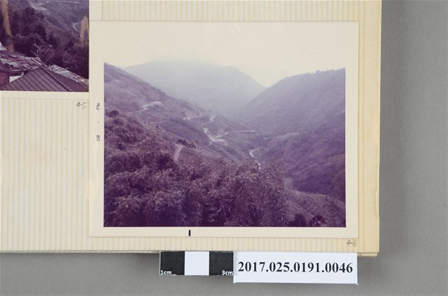 山間溪流 (共4張)