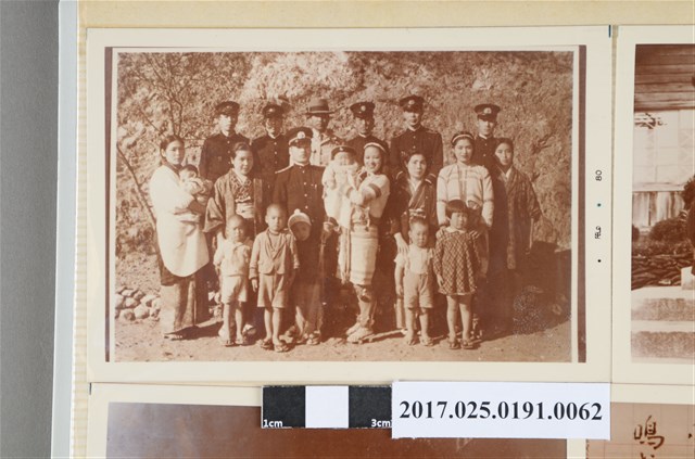 多人合照 (共4張)