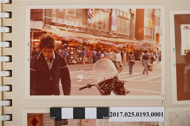 路旁騎士獨照 (共4張)