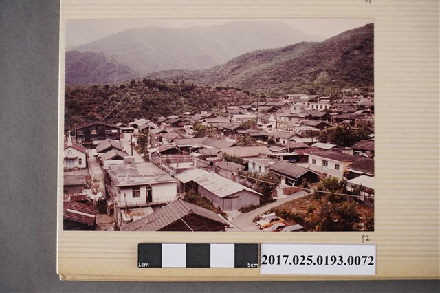 山間村落 (共4張)