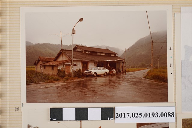 路邊屋舍 (共4張)