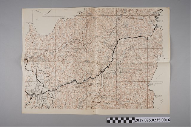 〈臺灣中部地形圖〉 (共2張)