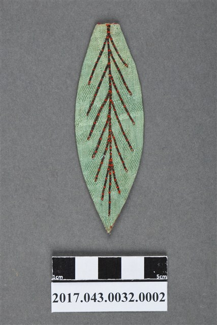 綠絲緞柳葉形繡片 (共2張)