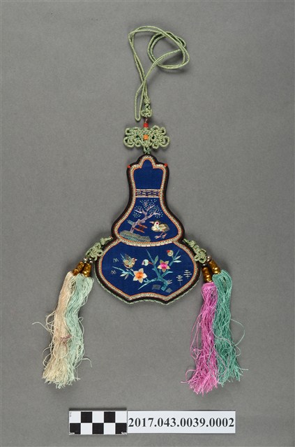 葫蘆形繡花菸絲袋 (共3張)