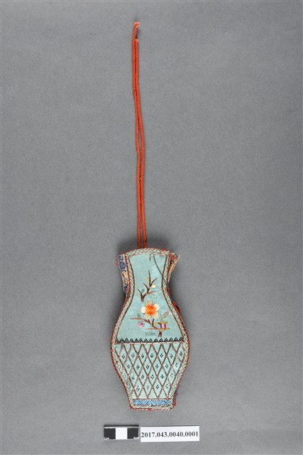 瓶形繡花菸絲袋 (共3張)