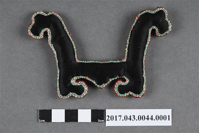 如意雲形繡片 (共2張)