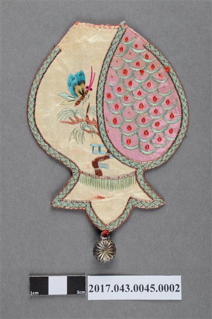 石榴形彩繡蝴蝶紋飾片 (共2張)
