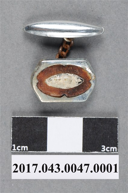 葵花形紋玉石袖扣 (共4張)