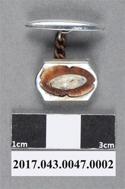 葵花形紋玉石袖扣 (共4張)