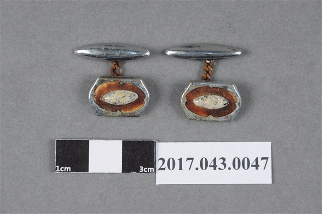 葵花形紋玉石袖扣組 (共3張)