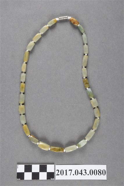 青玉珠鍊頸飾 (共4張)