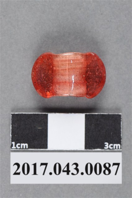 紅色玻璃扁珠 (共4張)