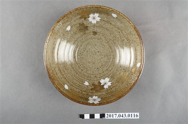 橘吉灰釉褐斑金彩白櫻楓葉紋圓盤 (共6張)