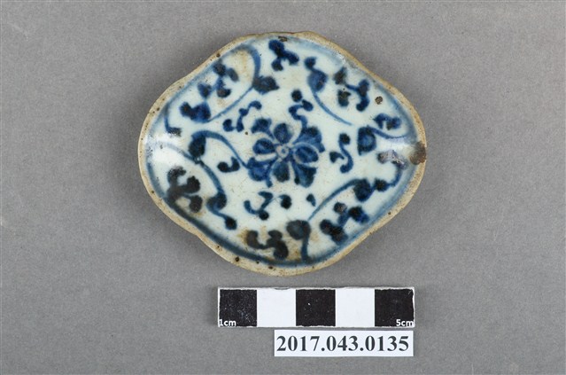 手繪青花花卉紋菱形小碟 (共4張)