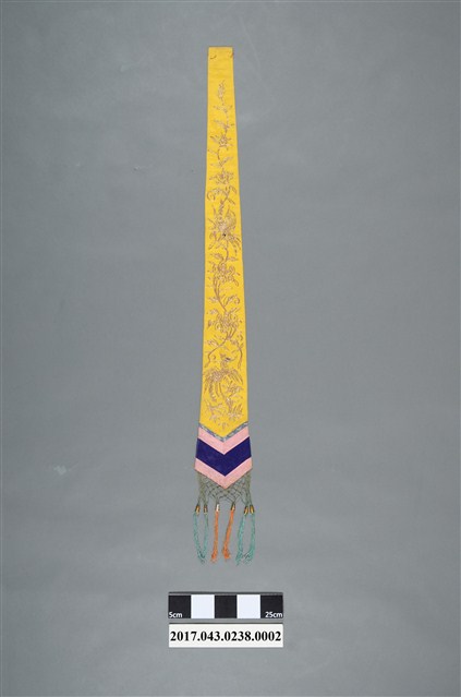 金黃絲緞花鳥紋劍帶組 (共8張)