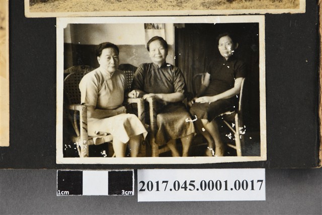 林桂興妻李金釵與結拜姊妹3人合照 (共2張)