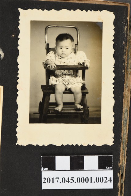 幼兒獨照 (共2張)