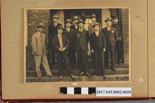 林桂興和友人10人合照 (共2張)