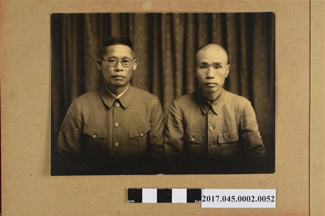 林桂興和友人2人合照 (共2張)