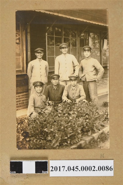 林桂興長子林修文和台北二中同學6人合照 (共2張)