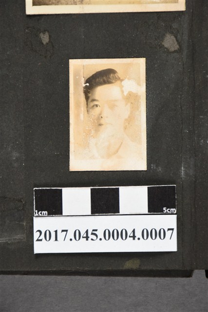 林桂興二女婿李寬裕獨照 (共2張)