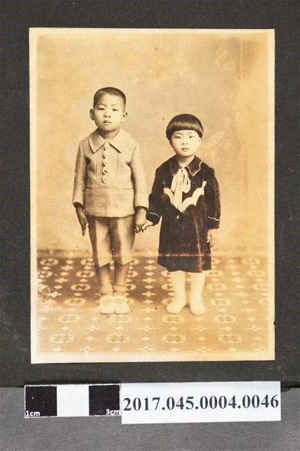 林桂興姪子林夏石和姪女林春英孩童時期合照 (共2張)