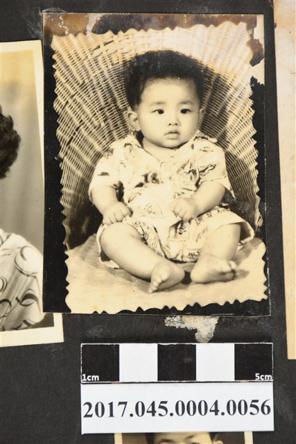 孩童獨照 (共2張)