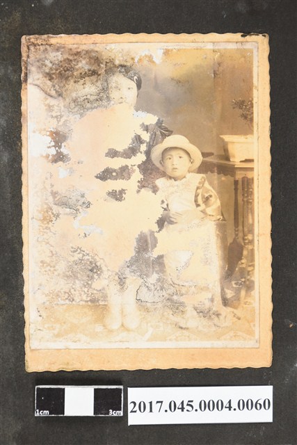 林桂興妻李金釵和長子林修文合照 (共2張)