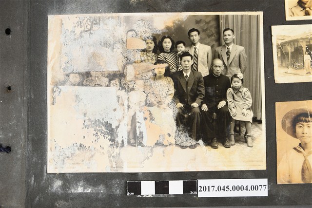 林桂興次女林秀蘭和二女婿李寬裕婚後三天家族大合照 (共2張)